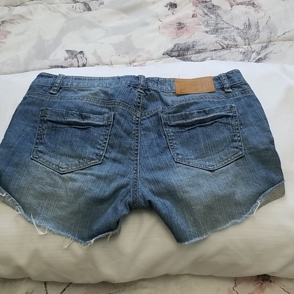 Jean shorts - Picture 3 of 3